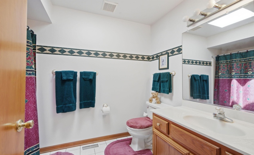 upstairs full bath