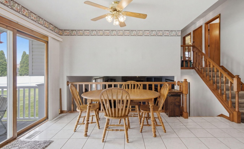 eat in kitchen