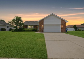 2968 Autumn Lane, Dyer, Indiana, 4 Bedrooms Bedrooms, 9 Rooms Rooms,3 BathroomsBathrooms,Residential,For Sale,Autumn,NRA842469