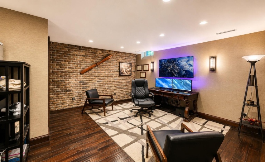 62 Office