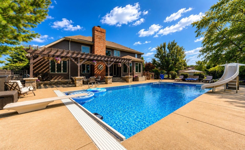 12 Pool Very Nice 3