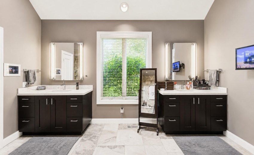 48 Master Bath 2