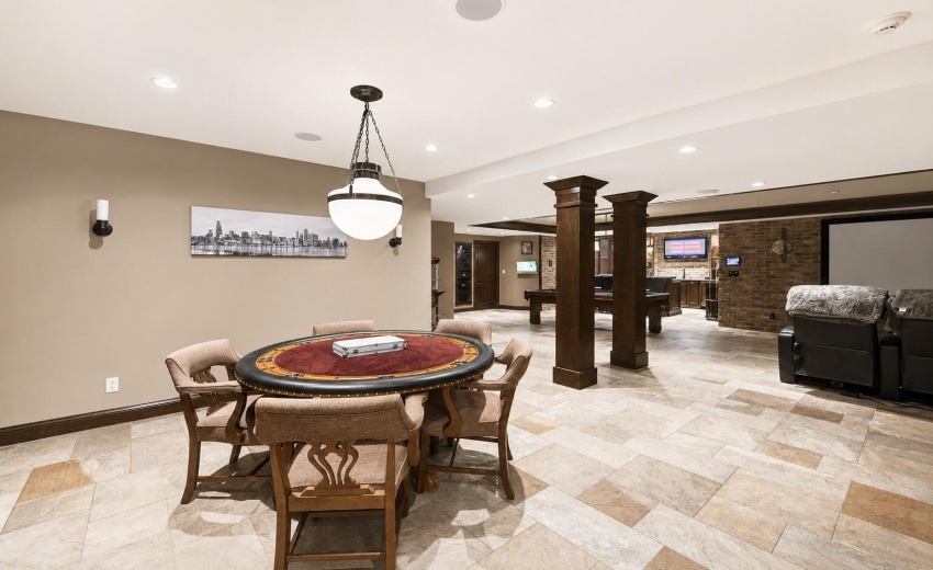 53 Basement Nice