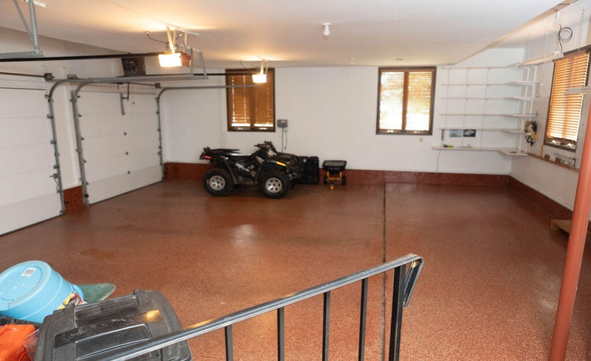 3.5 CAR GARAGE