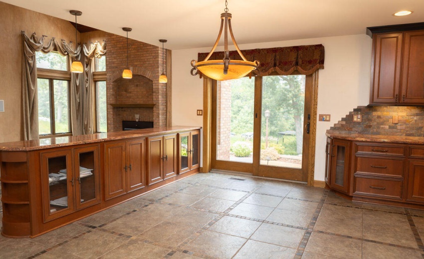 KITCHEN DINING