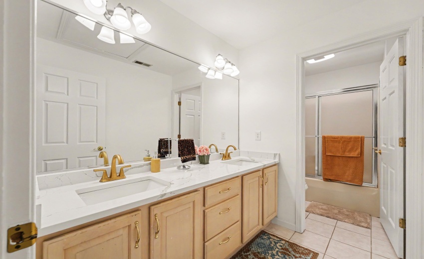 1103 upstairs bathroom