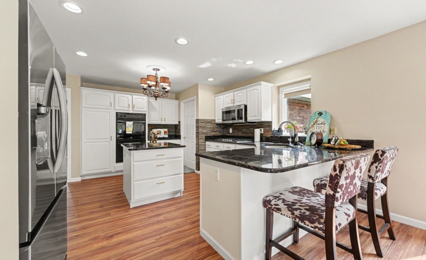 1103 Kitchen