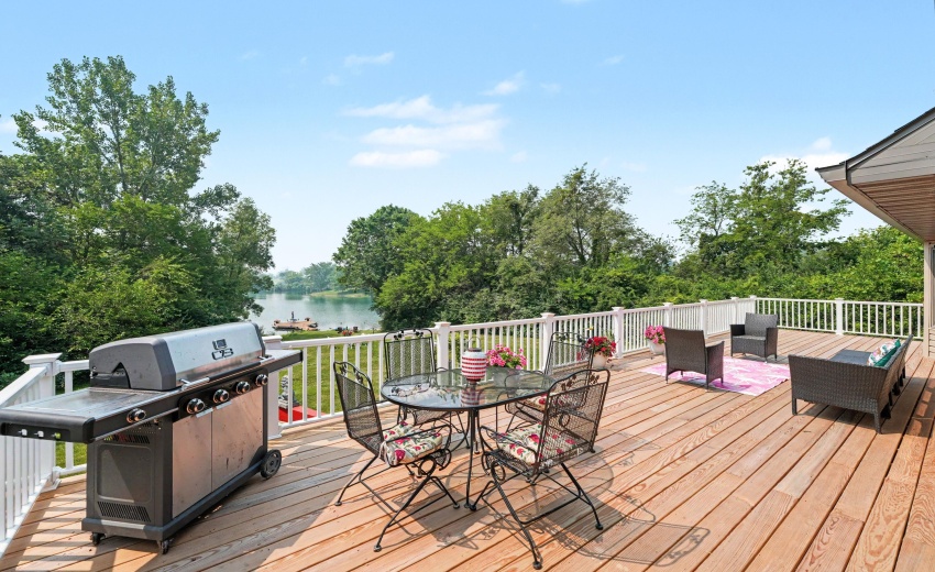 1103 deck