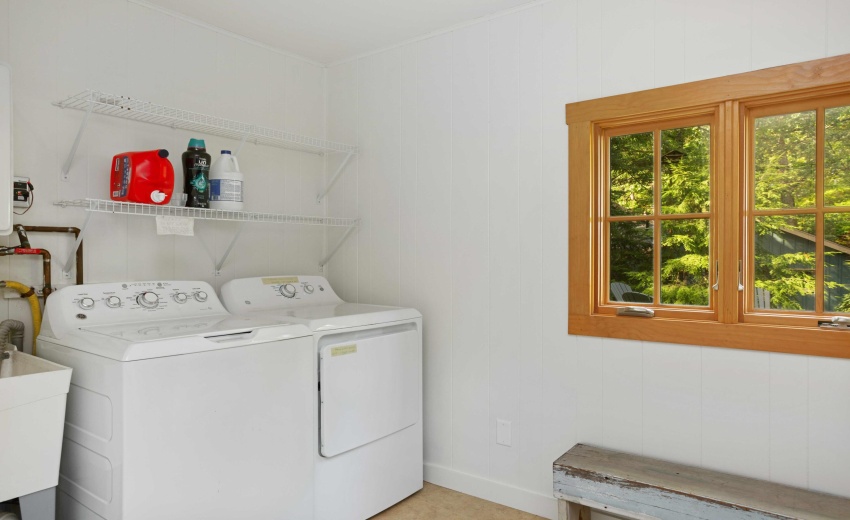19_14PowhatanDr_44_LaundryRoom_HiRes