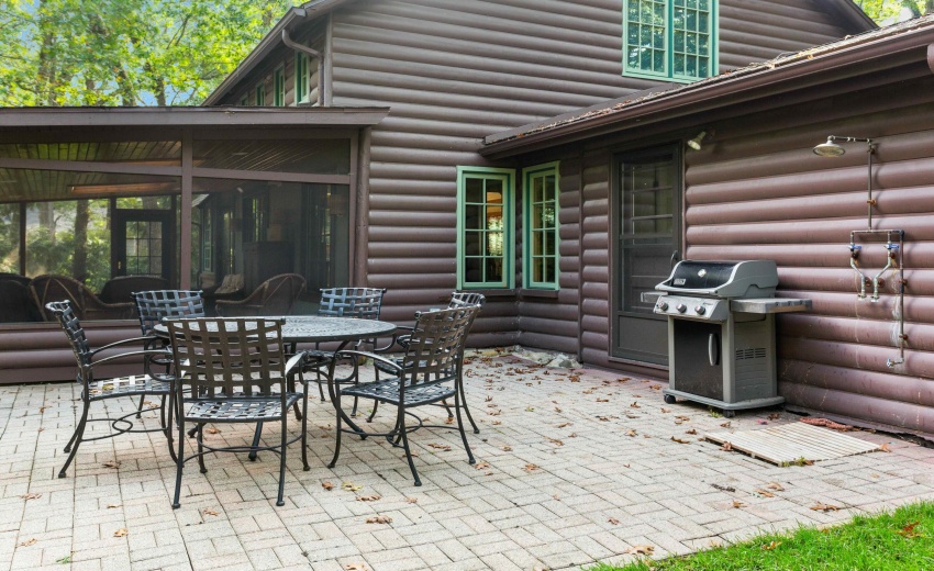 24_14PowhatanDr_85_Patio_HiRes