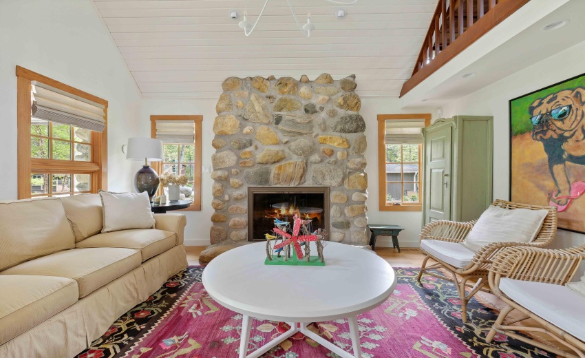 04_14Powhatan_10001_LivingRoom_HiRes