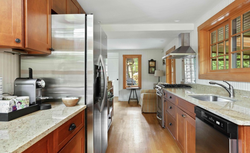 07_14PowhatanDr_5_Kitchen_HiRes