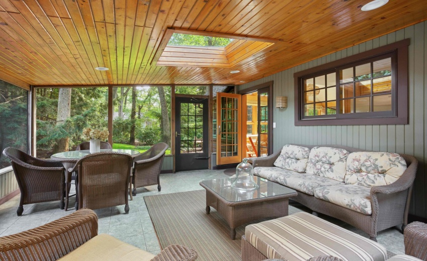13_14PowhatanDr_97001_Sunroom_HiRes
