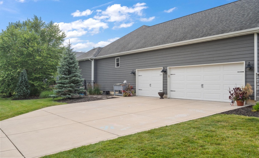 Side Loaded 3-Car Garage