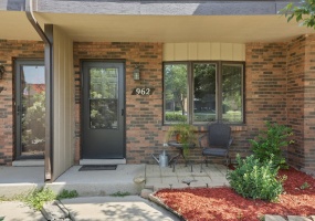 962 Jordan Circle, Schererville, Indiana, 2 Bedrooms Bedrooms, 5 Rooms Rooms,2 BathroomsBathrooms,Residential,For Sale,Jordan,NRA842672