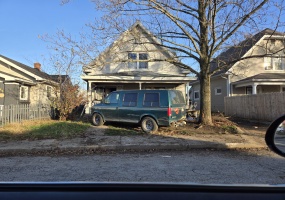 285 Tremont Street, Indianapolis, Indiana, 2 Bedrooms Bedrooms, 8 Rooms Rooms,2 BathroomsBathrooms,Residential,For Sale,Tremont,NRA842679
