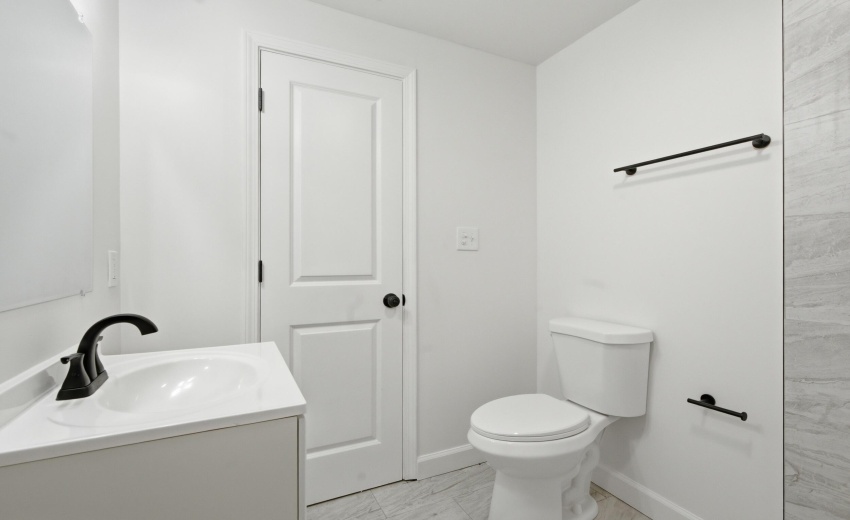 basement bath 3