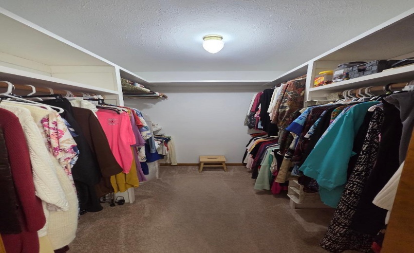 primary walk in closet