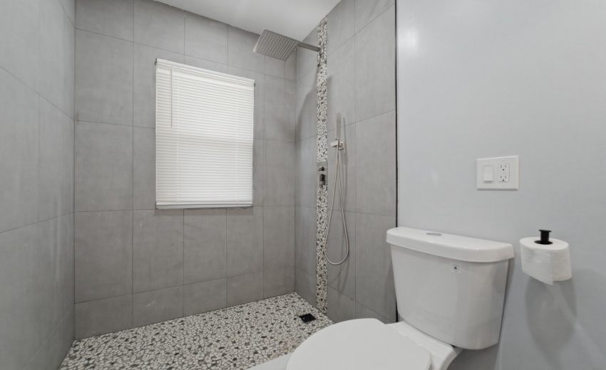 Main Floor Walk In Shower