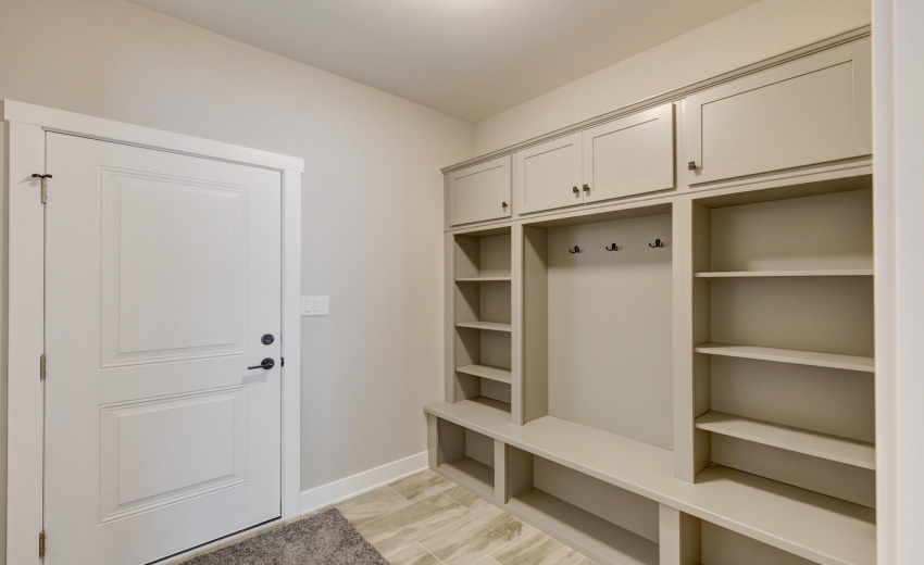 8233 Castle Drive-16