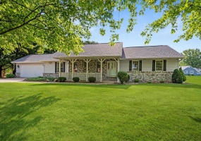 223 Thornhedge Drive, Valparaiso, Indiana, 3 Bedrooms Bedrooms, 7 Rooms Rooms,3 BathroomsBathrooms,Residential,For Sale,Thornhedge,NRA842868