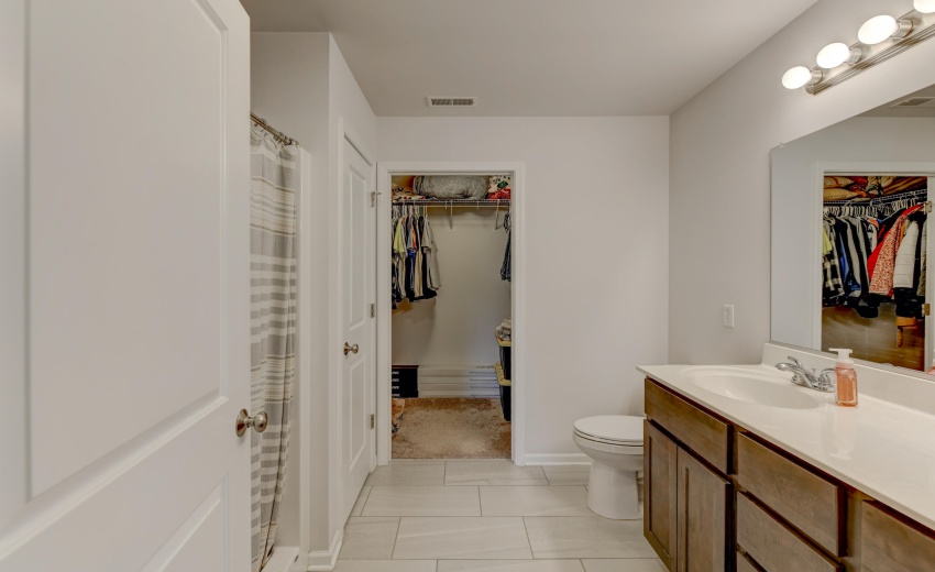 Main Bedroom Bath