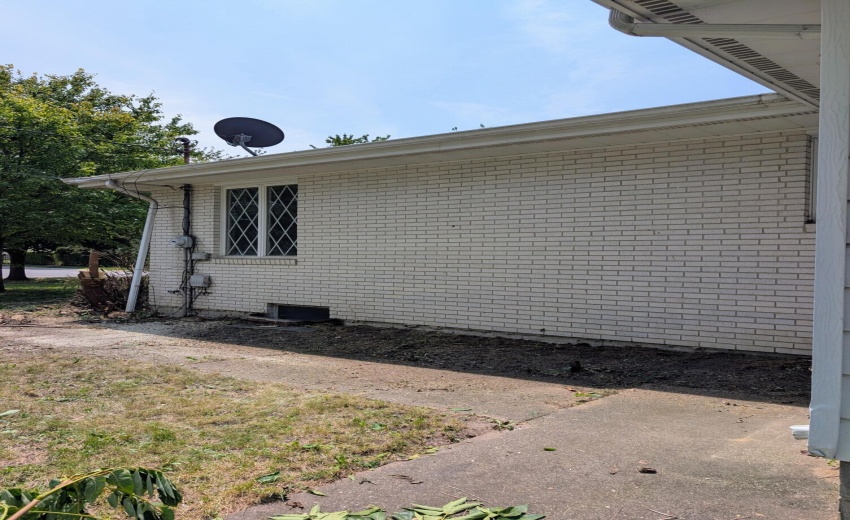 424 E Joliet side