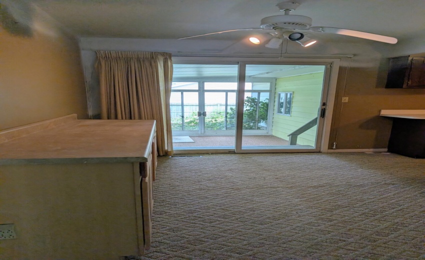 424 E Joliet dining1