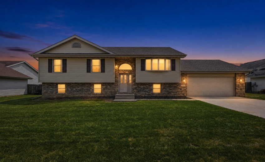 Front of Home_Twilight