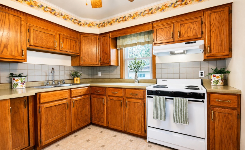 6820 Schneider, Hammond 17
