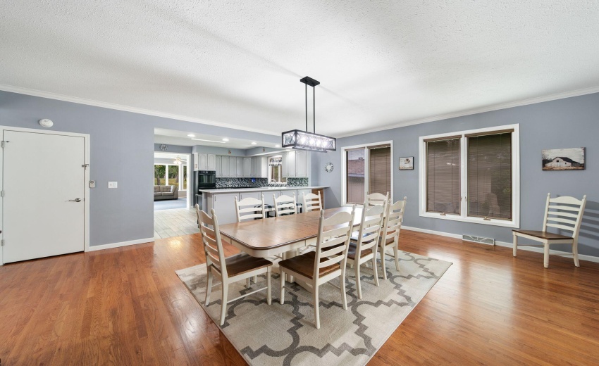 2208 Fairway (11)
