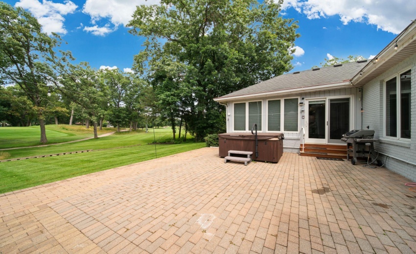 2208 Fairway (26)