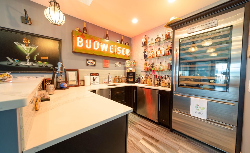 Bar-Social Room