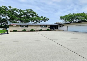 1411 Kraft Drive, Munster, Indiana, 4 Bedrooms Bedrooms, 10 Rooms Rooms,3 BathroomsBathrooms,Residential Lease,For Sale,Kraft,NRA842973