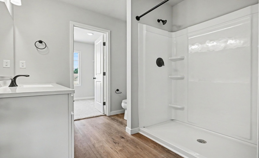 10 OES008-i2060 9.0 Primary Bath2