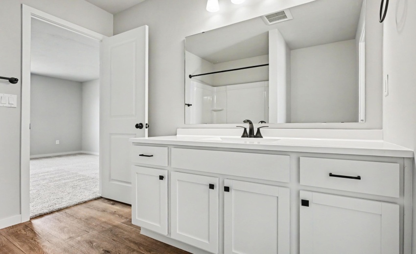 9 OES008-i2060 9.0 Primary Bath1