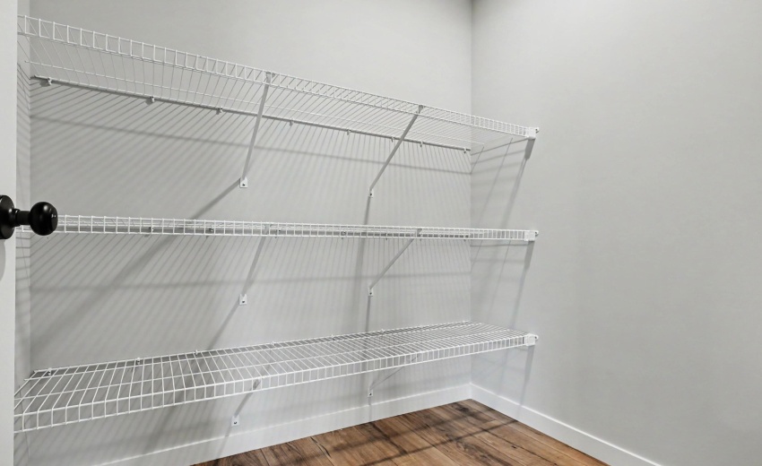 5 OES008-i2060 9.0 Pantry