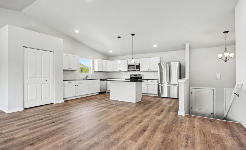 3 OES008-i2060 9.0 Kitchen1