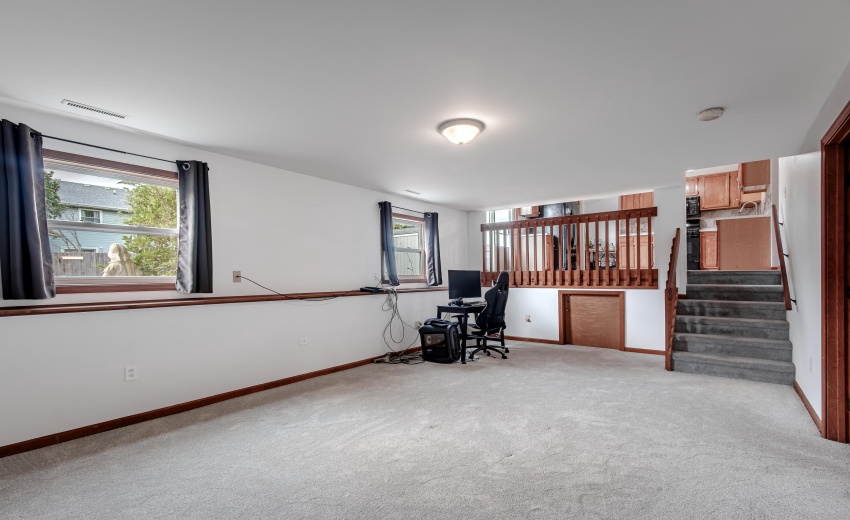 1412_Essex_Dr-020