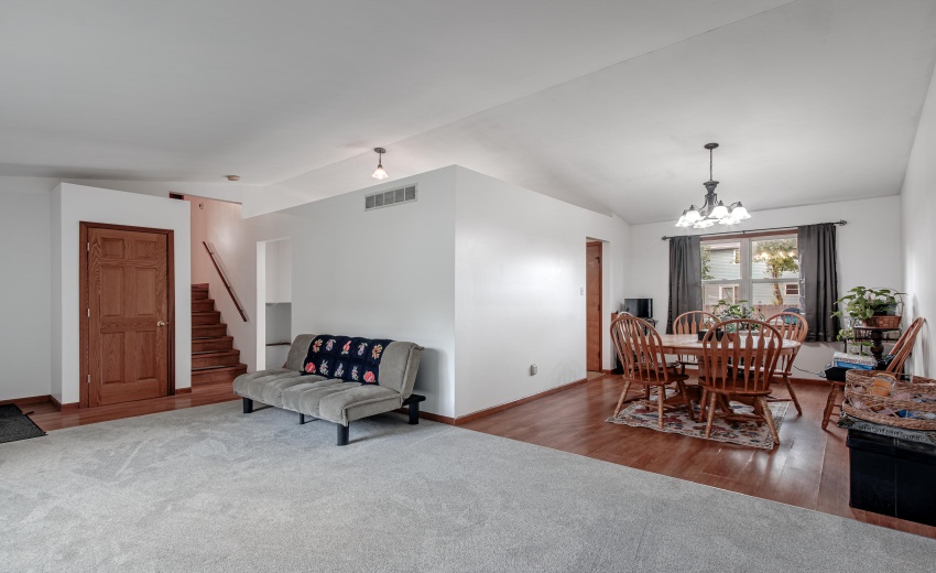 1412_Essex_Dr-006