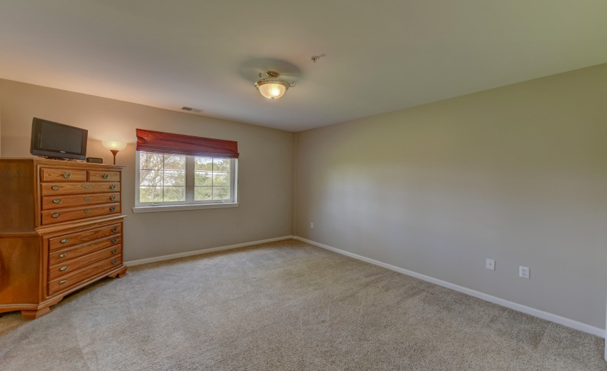 2515 Longwood-6