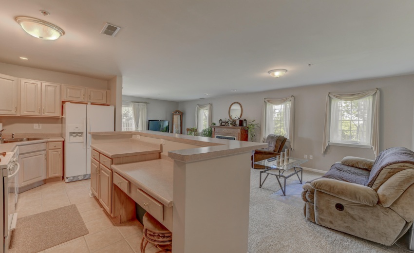 2515 Longwood-9