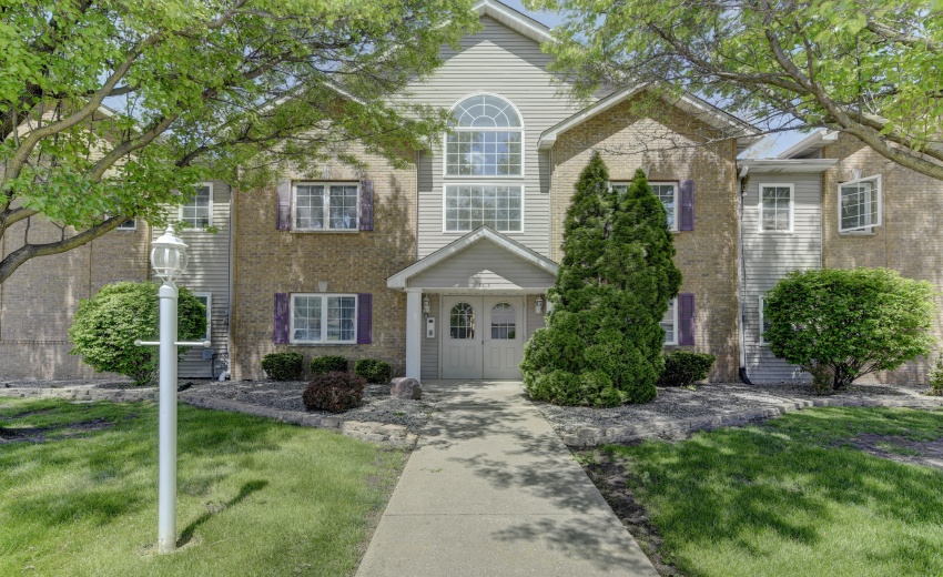 2515 Longwood-1