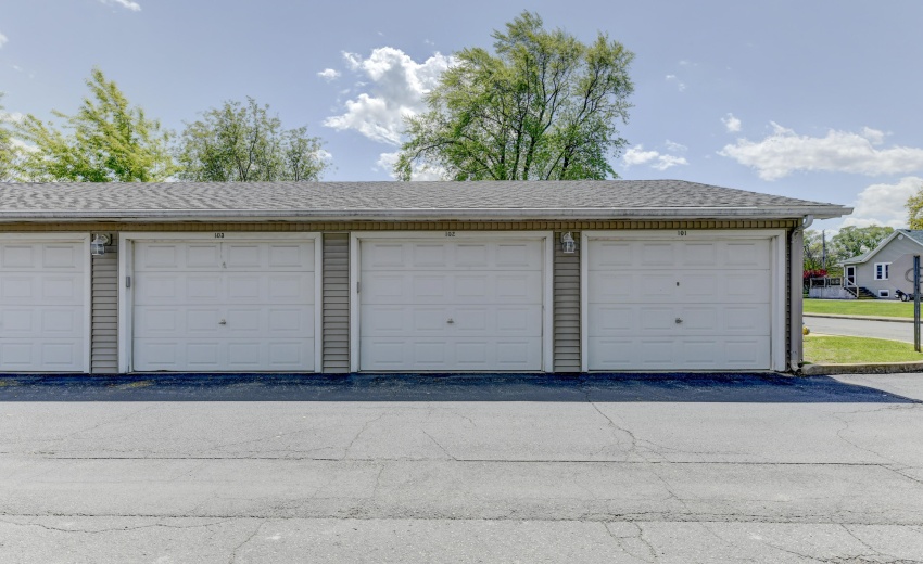 1215 Longwood-3