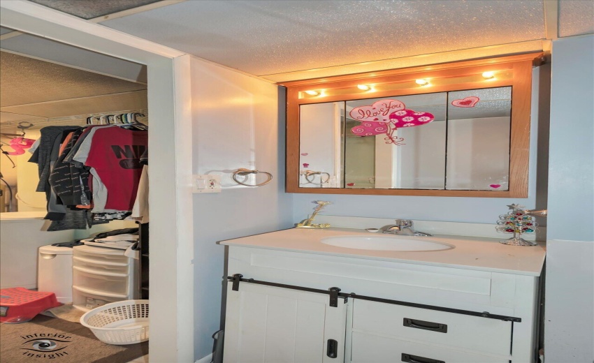 19-Powder Bathroom