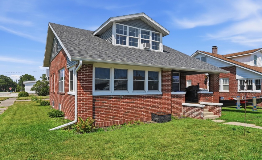 Front of house - Copy