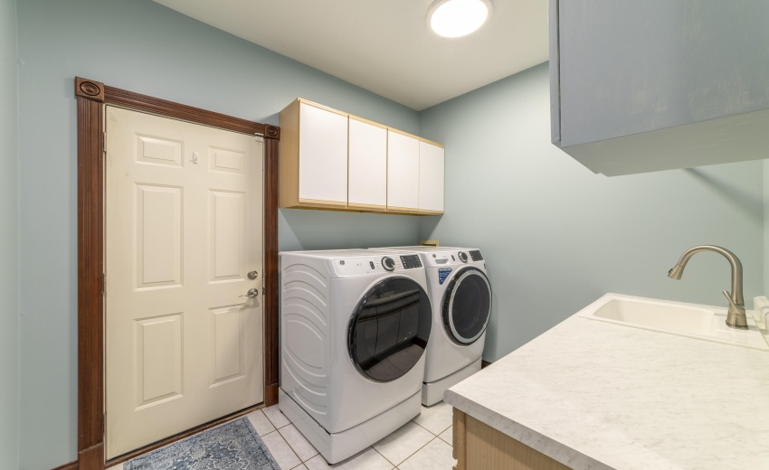 QLaundryHogan0044