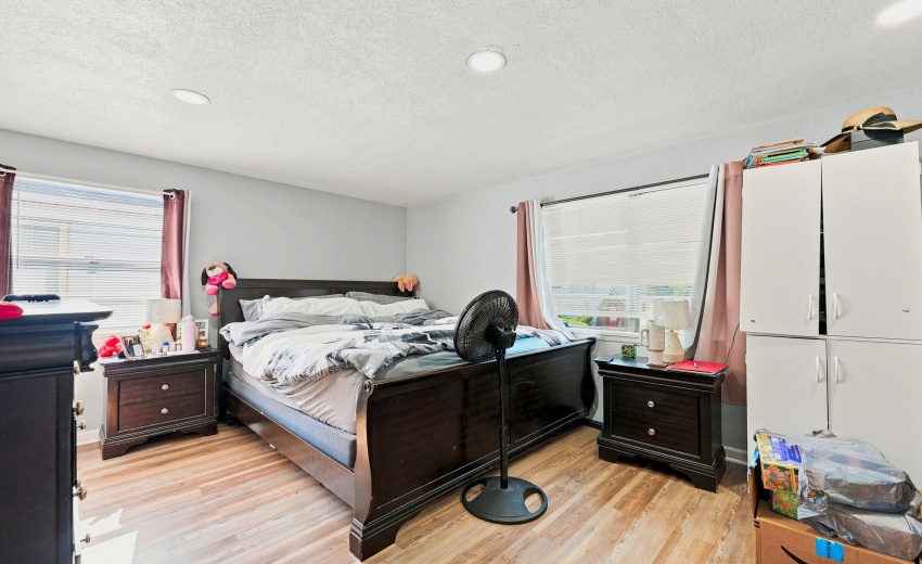 23-web-or-mls-544 Pierce Ave-14