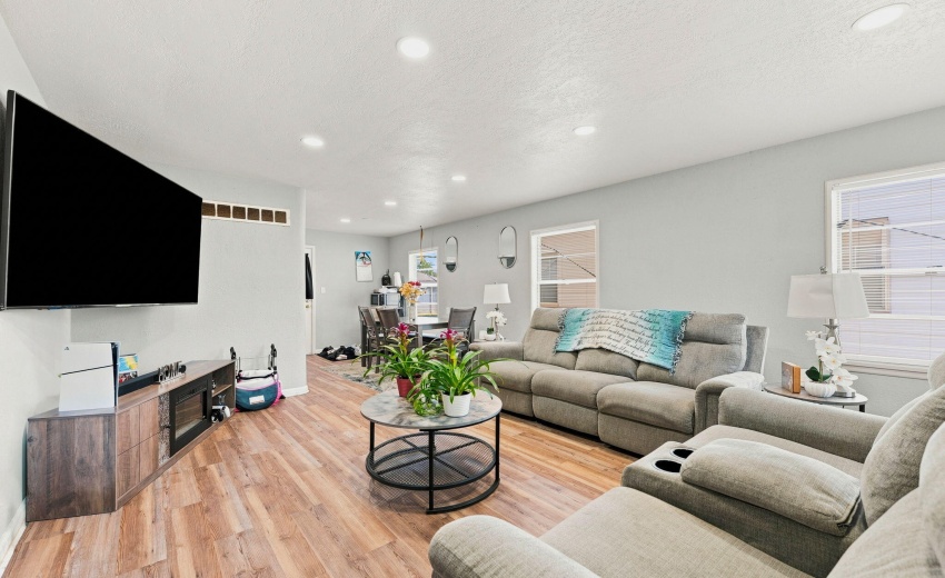 13-web-or-mls-544 Pierce Ave-8