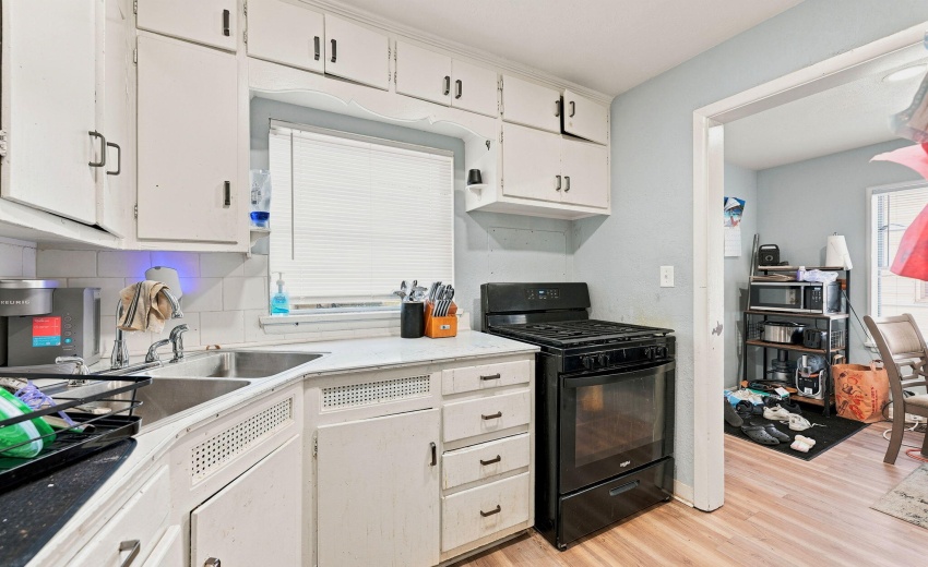 19-web-or-mls-544 Pierce Ave-12